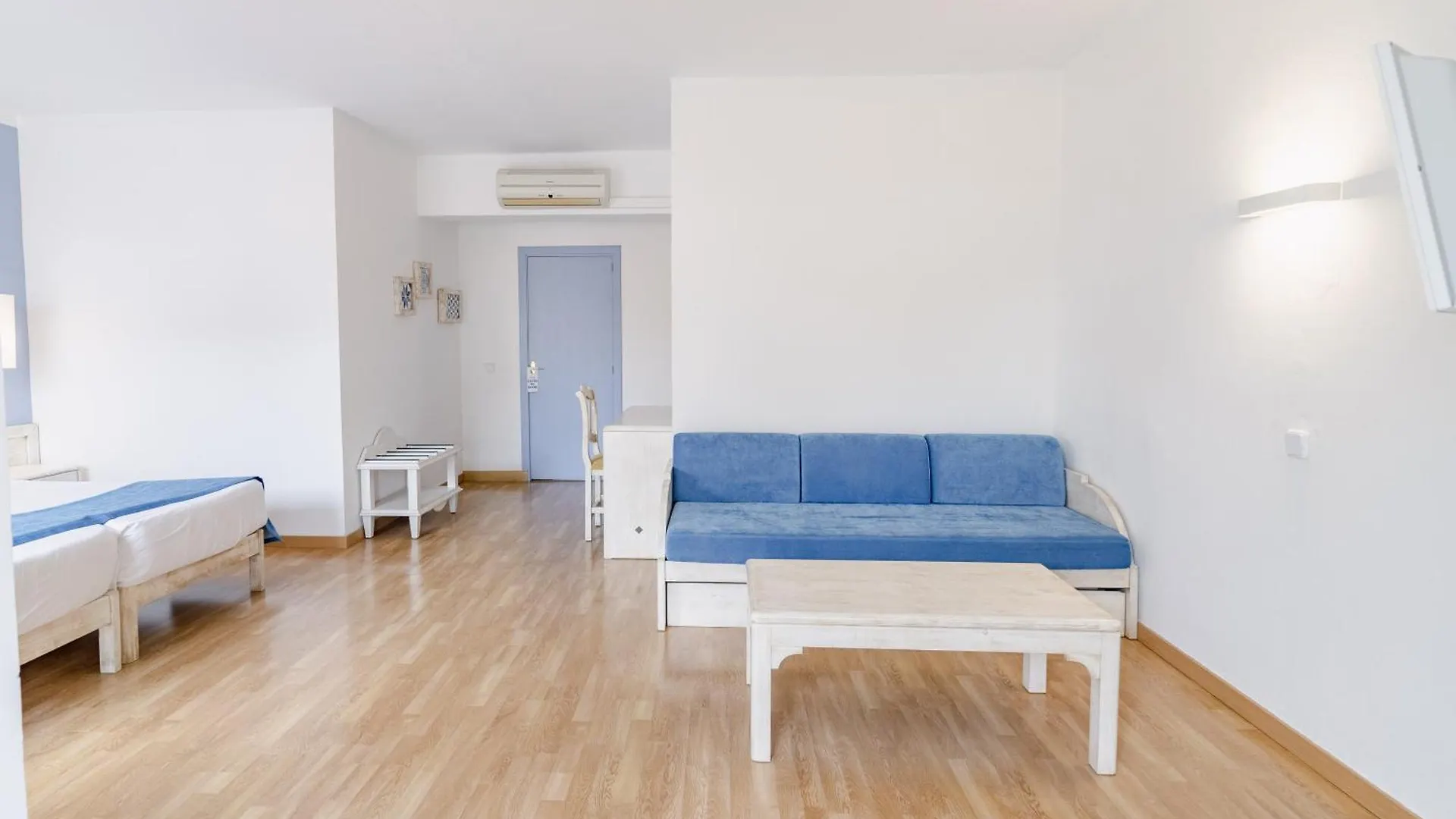 Hostal Hpc Porto Colom Spain